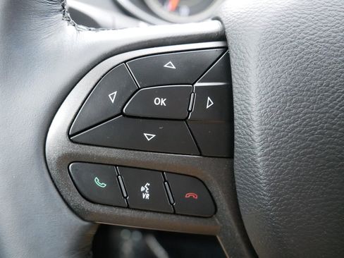 Used 2019 Jeep Cherokee Trailhawk w/ Cold Weather Group AWD/4WD image 31