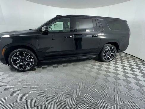 New 2026 Chevrolet Suburban RST w/ RST Capability Package image 4