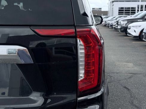 Used 2024 GMC Yukon SLT AWD/4WD image 8