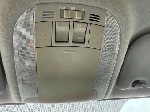Used 2010 Toyota Corolla LE FWD image 18