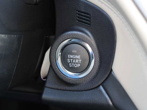 Used 2025 Subaru Outback Premium image 31