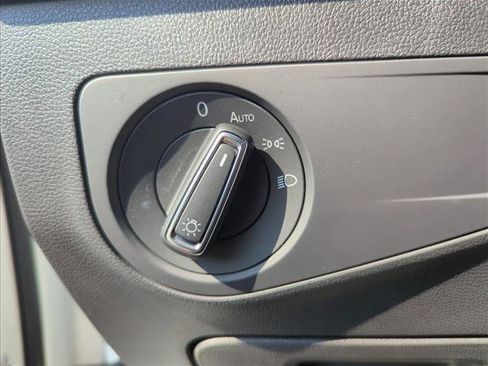 Used 2024 Volkswagen Tiguan SE FWD image 19