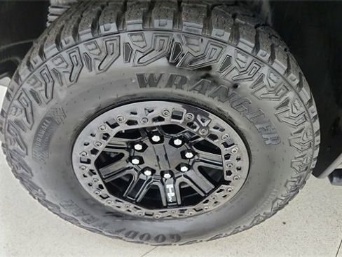 Used 2024 GMC Hummer EV 3X w/ Omega Edition image 57