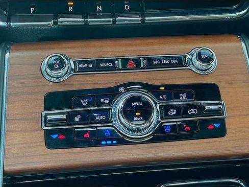 Used 2022 Lincoln Aviator Reserve w/ Elements Package Plus image 17