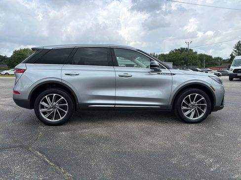 Used 2023 Lincoln Corsair AWD w/ Equipment Group 101A image 6