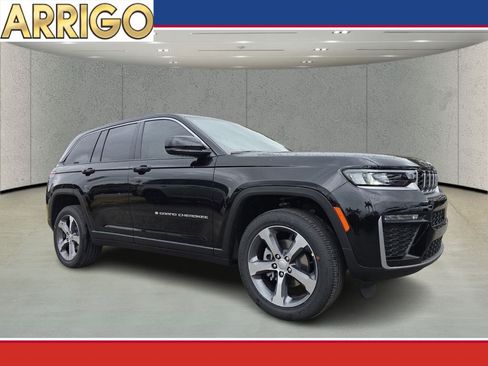 New 2026 Jeep Grand Cherokee Limited RWD image 1