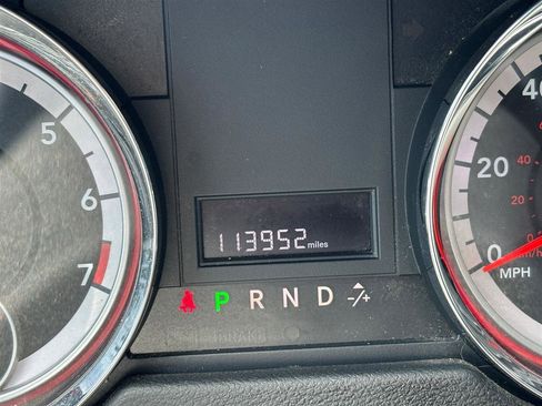 Used 2012 Dodge Grand Caravan SXT w/ UConnect Hands-Free Group FWD image 17