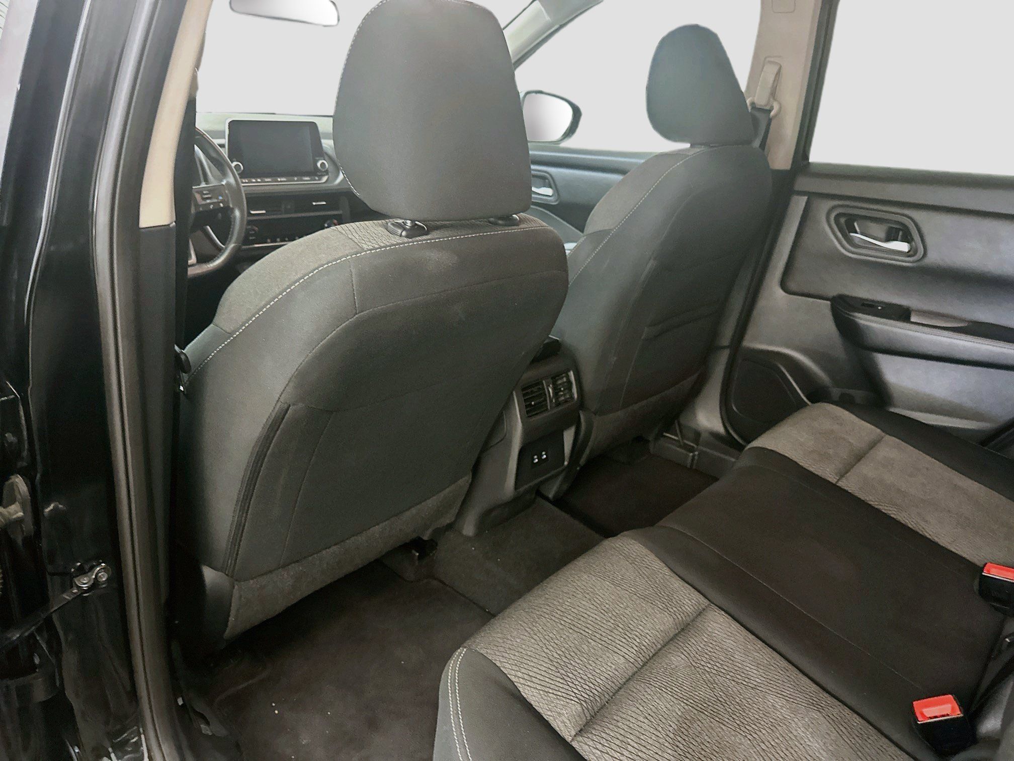 Used 2025 Nissan Rogue SV AWD/4WD image 27