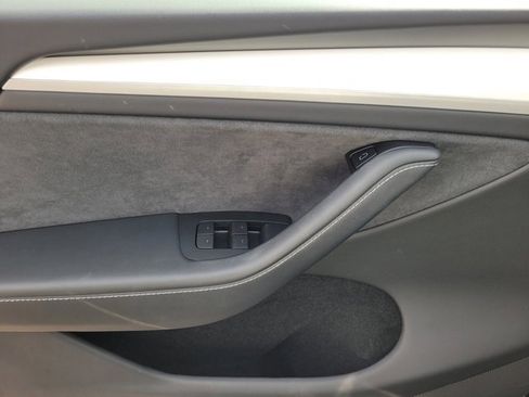 Used 2024 Tesla Model Y Long Range image 22