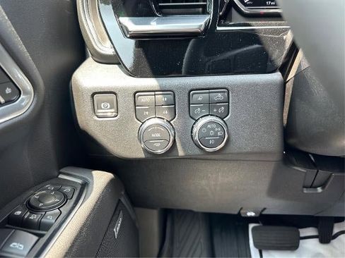 New 2025 GMC Sierra 2500 SLT w/ SLT Premium Package image 26