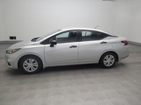 Used 2020 Nissan Versa S FWD image 2