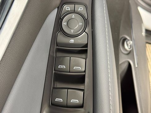 Used 2022 Buick Enclave Essence w/ Sound and Sites Package image 38