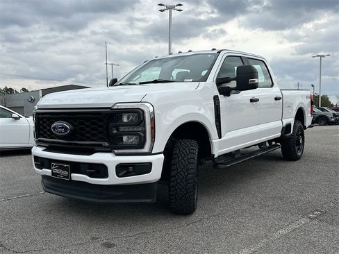 Used 2024 Ford F250 XL w/ STX Appearance Package image 2