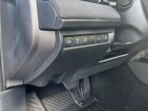 Used 2025 Toyota Camry LE image 34