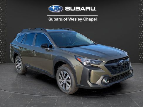 Used 2025 Subaru Outback Premium AWD/4WD image 1
