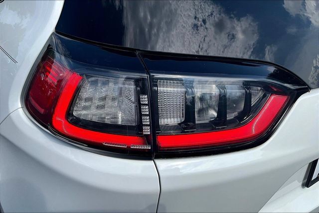 Used 2019 Jeep Cherokee Limited w/ Technology Group AWD/4WD image 23
