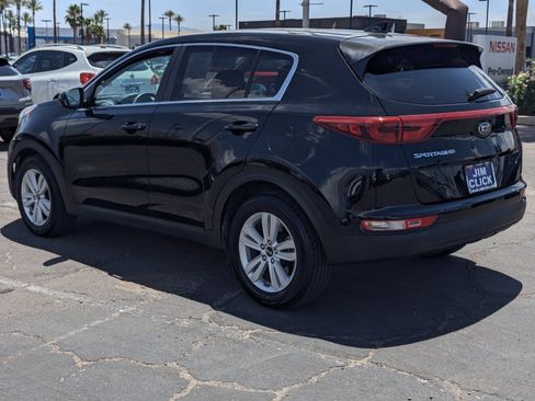 Used 2018 Kia Sportage LX FWD image 4