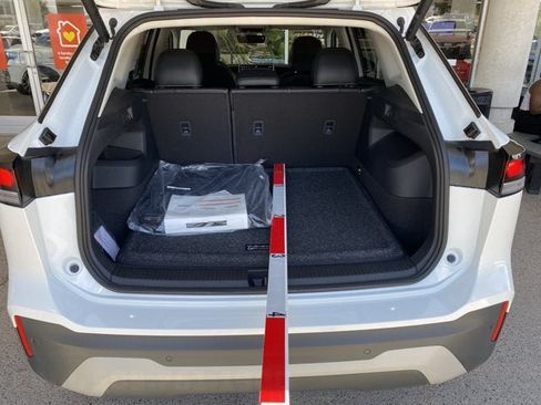 New 2026 Volkswagen Tiguan SE FWD image 18