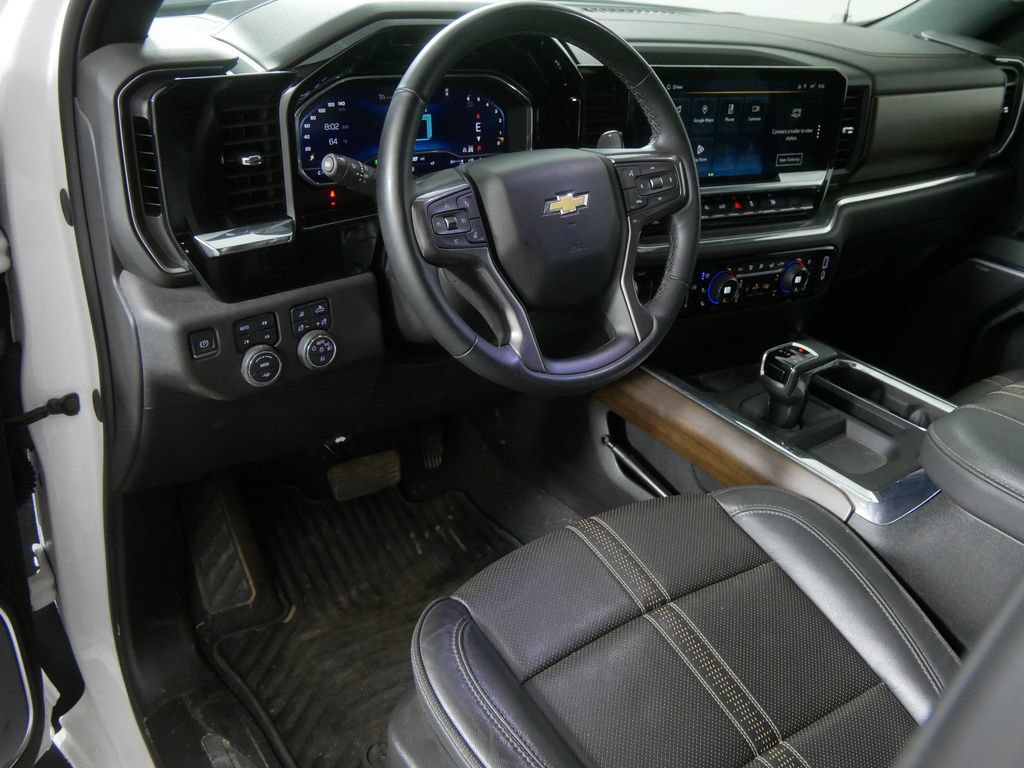 Used 2024 Chevrolet Silverado 1500 High Country w/ High Country Premium Package AWD/4WD image 14