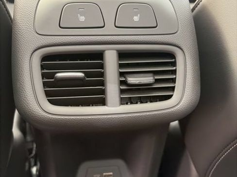 Used 2024 Buick Envision Avenir AWD/4WD image 17