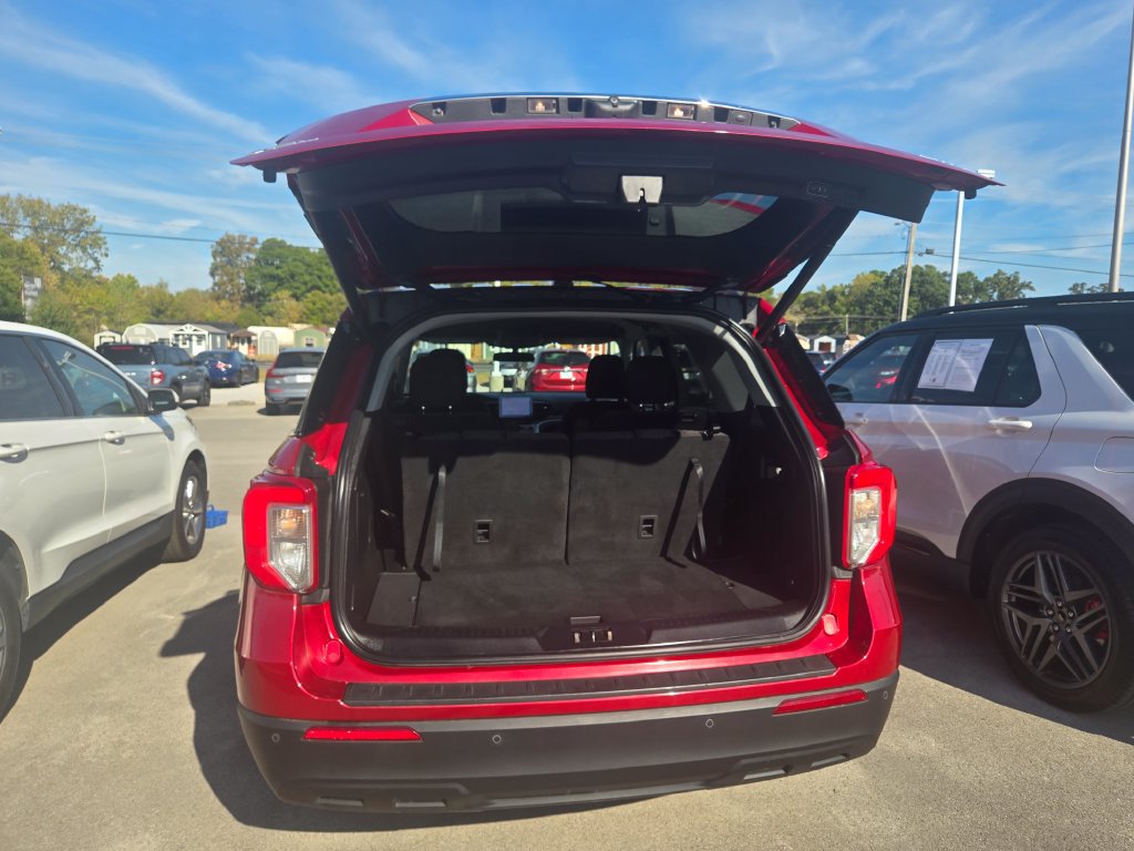 Used 2022 Ford Explorer XLT AWD/4WD image 5