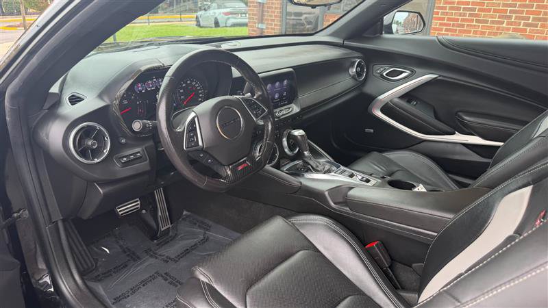 Used 2020 Chevrolet Camaro SS RWD image 16