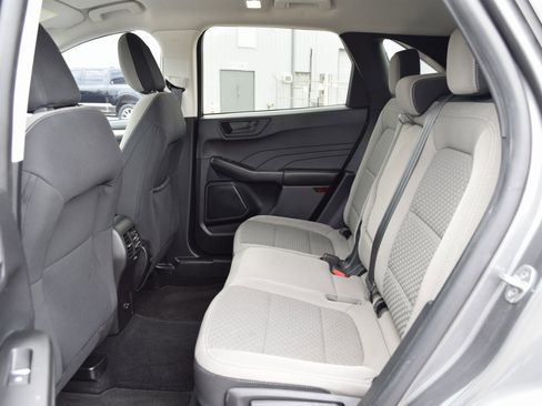 Used 2022 Ford Escape SE w/ SE Sport Appearance Package image 20