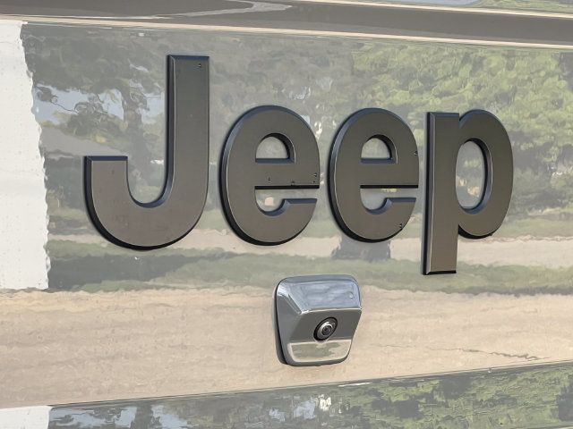 Used 2023 Jeep Gladiator Sport AWD/4WD image 48