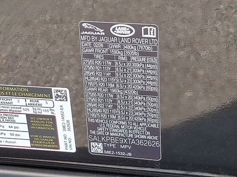 New 2026 Land Rover Range Rover Long Wheelbase SE AWD/4WD image 17