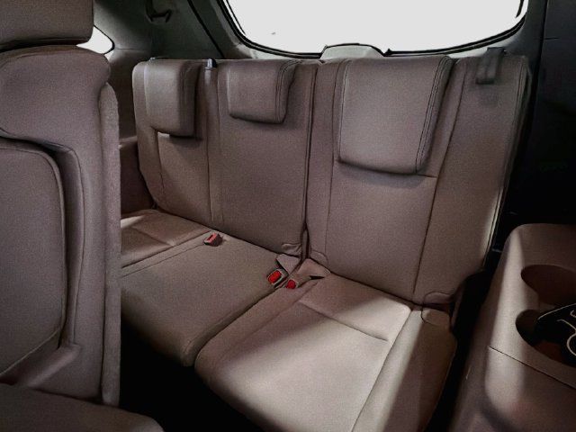 Certified 2017 Toyota Highlander XLE w/ Carpet Mat Package AWD/4WD image 22