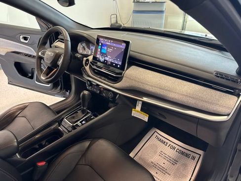 Used 2023 Jeep Compass Latitude AWD/4WD image 21