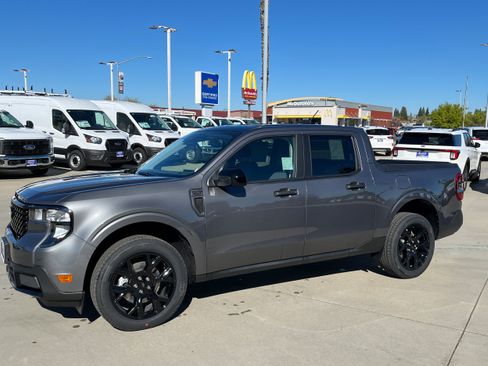 New 2025 Ford Maverick XLT w/ XLT Luxury Package AWD/4WD image 8