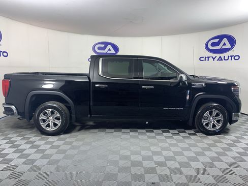 Used 2025 GMC Sierra 1500 SLT RWD image 2