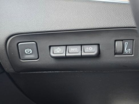 Used 2022 Buick Enclave Premium FWD image 28