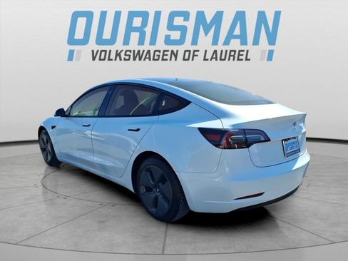 Used 2023 Tesla Model 3 Standard Range image 4