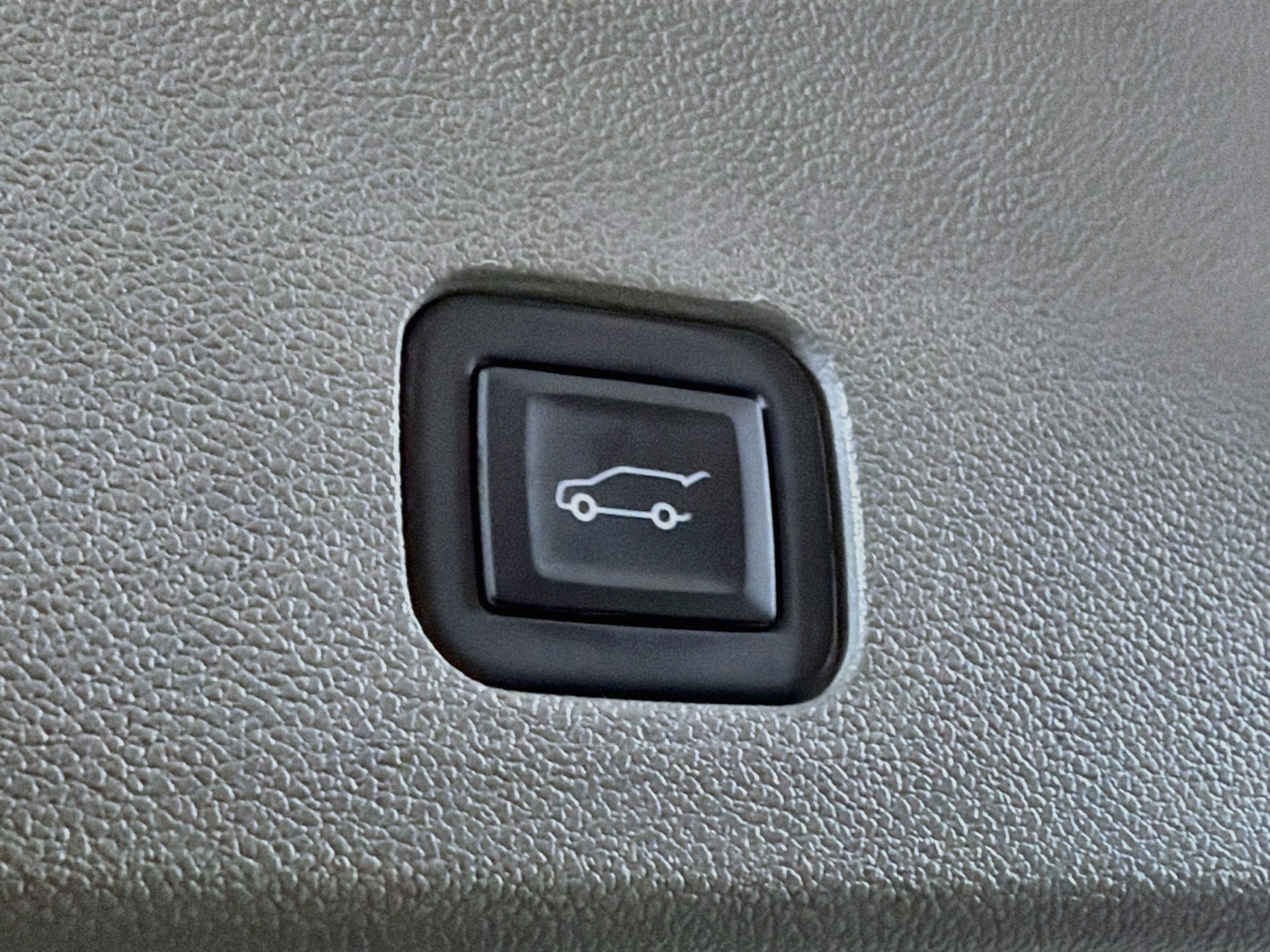 Used 2023 Cadillac XT6 Premium Luxury FWD image 16