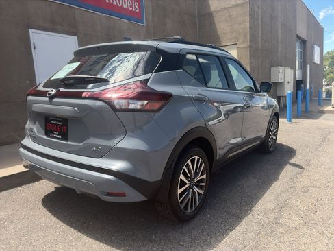 Used 2023 Nissan Kicks SR w/ SR Premium Package FWD image 5