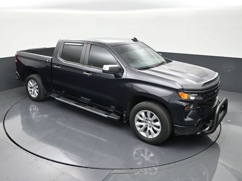Used 2023 Chevrolet Silverado 1500 Custom image 18