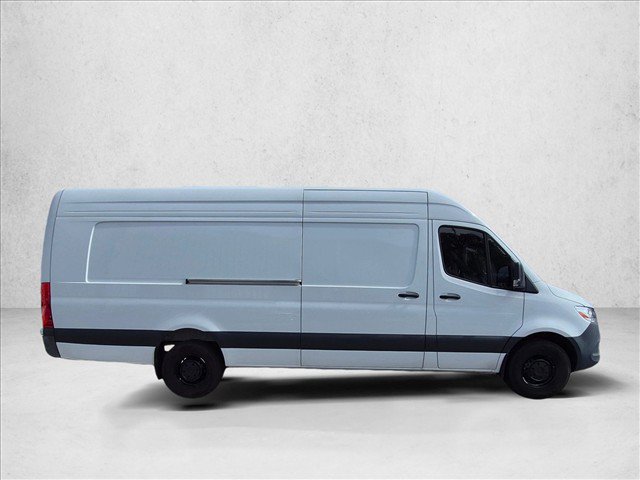 Used 2024 Mercedes-Benz Sprinter 2500 image 4