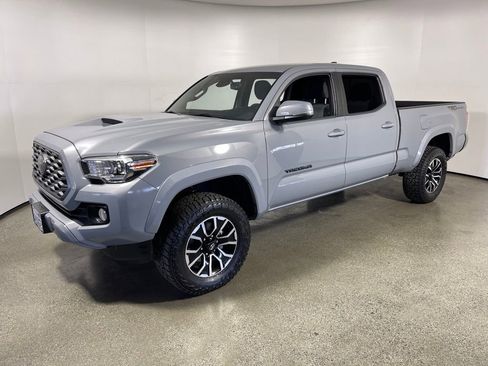 Used 2021 Toyota Tacoma TRD Sport w/ Technology Package image 7