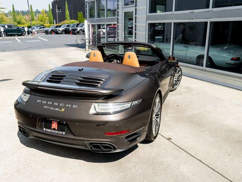 Used 2015 Porsche 911 Turbo S w/ High-end Infotainment Package AWD/4WD image 6