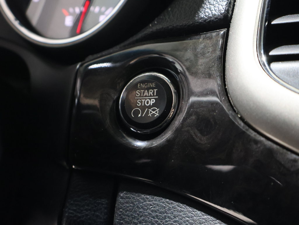 Used 2013 Jeep Grand Cherokee Laredo RWD image 25