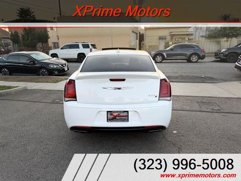 Used 2017 Chrysler 300 S w/ S Model Appearance Package RWD image 6