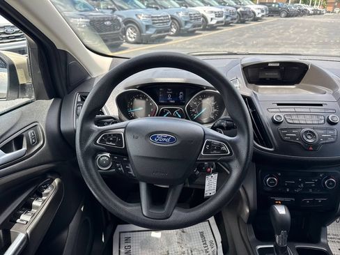 Used 2017 Ford Escape SE FWD image 17