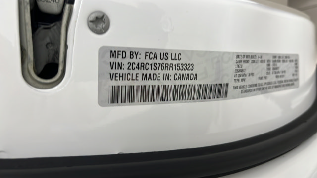 Used 2024 Chrysler Pacifica Limited FWD image 29