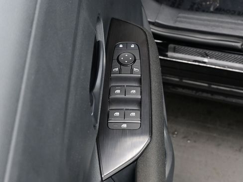 Used 2025 Nissan Kicks S image 10