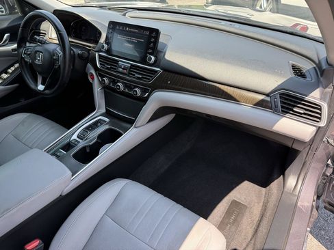 Used 2018 Honda Accord Touring image 23