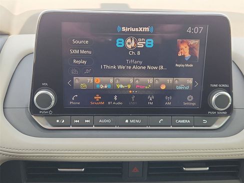 Used 2024 Nissan Rogue SV w/ SV Premium Package FWD image 13