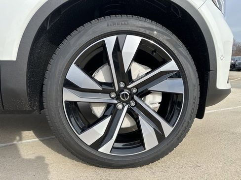 New 2026 Volvo XC40 B5 Plus w/ Protection Package Premier image 9