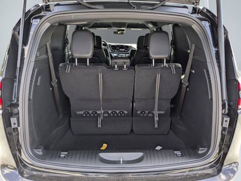 New 2026 Chrysler Pacifica Select FWD image 11